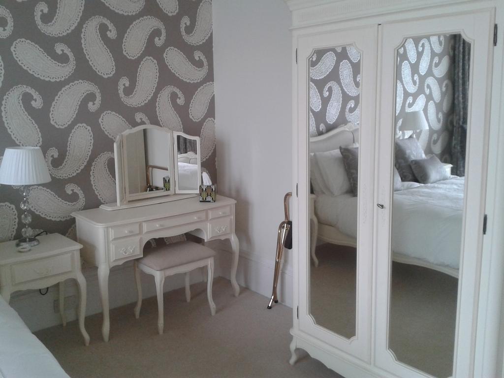 Kirn Douglas Park Guest House الغرفة الصورة